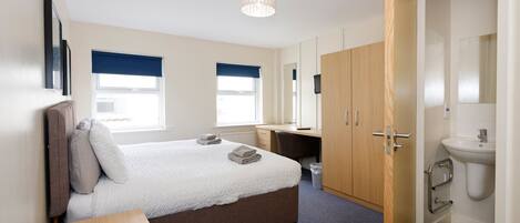 5 habitaciones, internet y ropa de cama