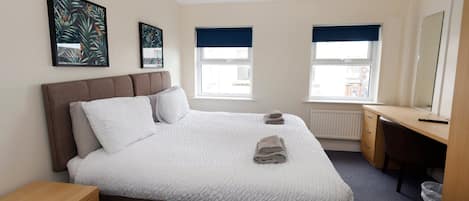 5 bedrooms, internet, bed sheets