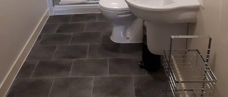 Douche, serviettes fournies