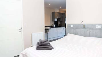1 bedroom, desk, iron/ironing board, Internet