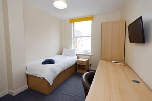 6 bedrooms, internet, bed sheets - Serene Stay in Cheltenham (Cheltenham)