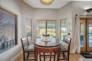 Dining - SANCTUARY IN THE SUN, 
great location to go or stay (Mesa)
