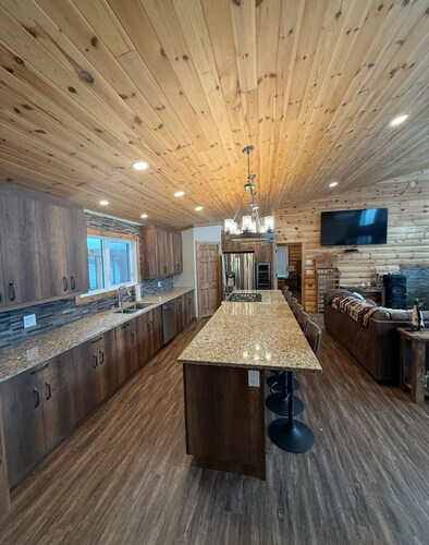 Adventure Awaits: Family Cottage on Dogtooth Lake by Rushing River Park-Kenora