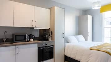 Iron/ironing board, Internet, bed sheets