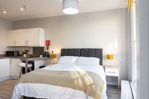 Unclassified image, 2 of 9, button - Cosy Studio in Cheltenham (Cheltenham)