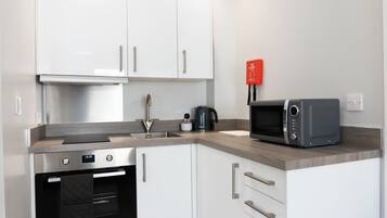 Fridge, microwave, oven, coffee/tea maker