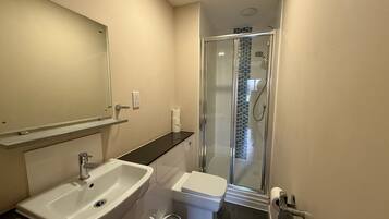 Dutxa, assecador de cabells i tovalloles