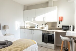 Unclassified image, 5 of 11, button - Chic Studio in Cheltenham (Cheltenham)