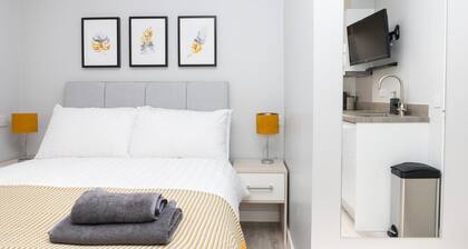 Chic Studio in Cheltenham