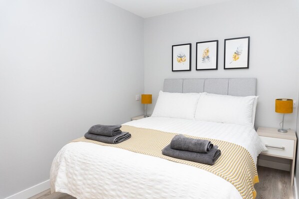 Unclassified image, 1 of 14, button - Chic Studio in Cheltenham (Cheltenham)