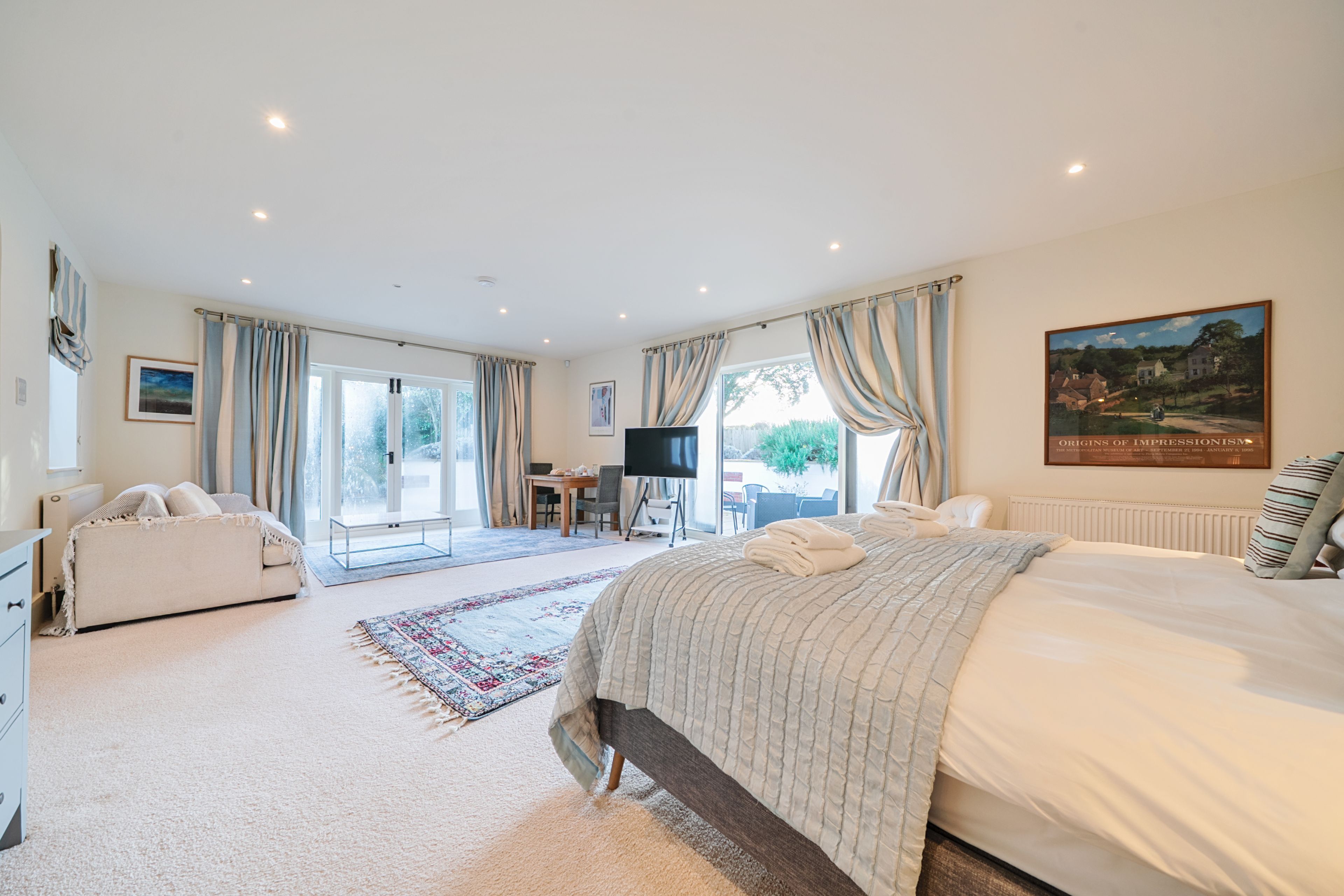 1 bedroom, iron/ironing board, travel crib, WiFi