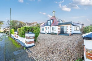 Exterior - Jeeves Hideaway - sleeps 2 guests  in 1 bedroom (Old Hunstanton)