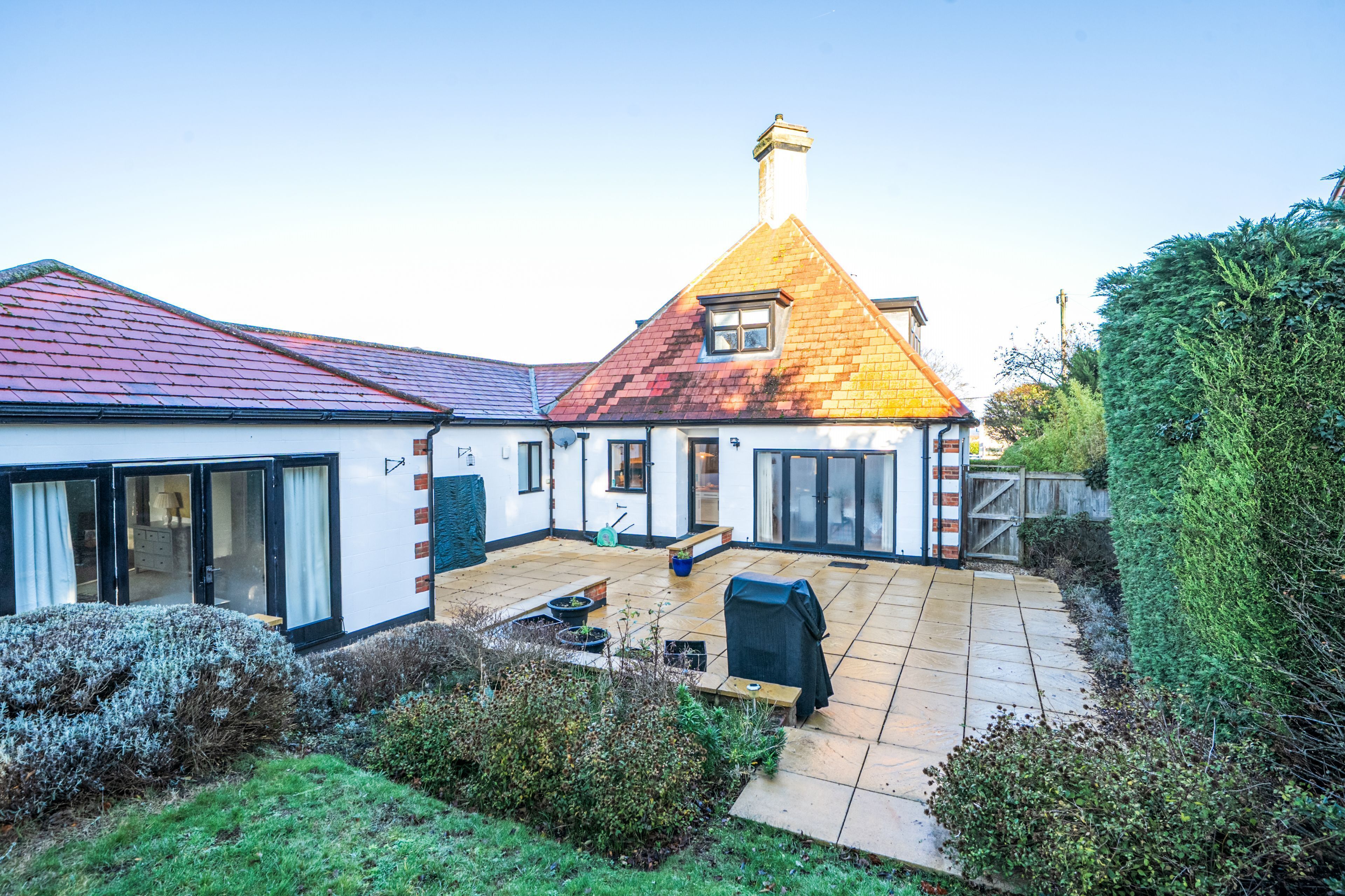 المنشأة من الخارج