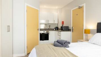 1 bedroom, iron/ironing board, internet, bed sheets