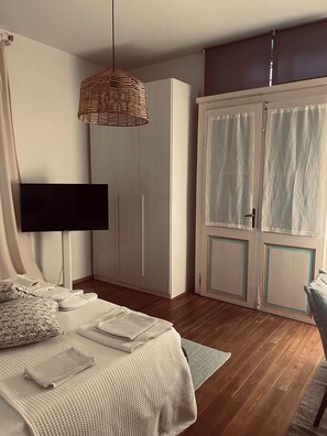 Unclassified image, 2 of 6, button - The Master's Suite [In the heart of the Borgo] (Bienno)