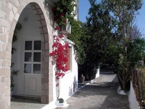 コンフォート ダブルルーム パティオ ガーデンビュー | 外観の詳細