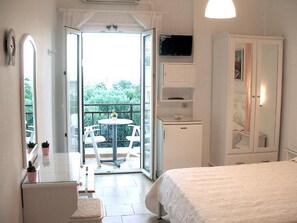 Basic Double Room, Balcony, City View | In-room safe, soundproofing, iron/ironing board, free WiFi - ARETHOUSA (Milos)
