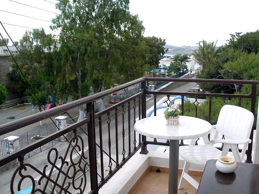 Basic Double Room, Balcony, City View | Outdoor dining