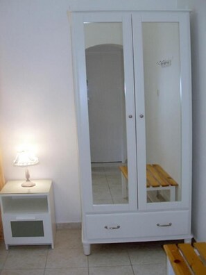 コンフォート ダブルルーム パティオ ガーデンビュー | 内装