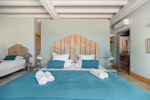 1 bedroom, iron/ironing board, WiFi, bed sheets - Bed and Breakfast 'Chambre 'Les Bons Enfants'' with Shared Pool, Wi-Fi and Air Conditioning (Verfeil)