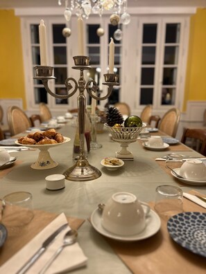 Unclassified image, 4 of 37, button - Bed and Breakfast 'Chambre 'Madeleine'' with Shared Pool, Wi-Fi and Air Conditioning (Verfeil)