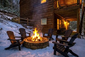 Property grounds - Family Cabin | 4 Arcades | Hot Tub | 8 Min to PF! (Pigeon Forge)