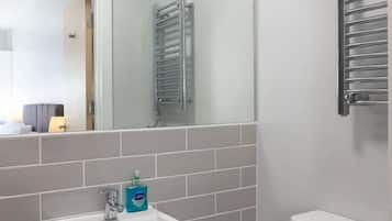 Shower, towels
