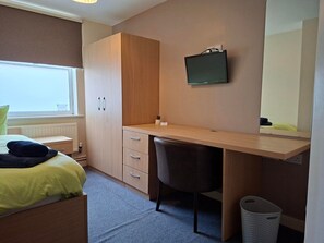 6 bedrooms, Internet, bed sheets - Restful Retreat in Cheltenham (Cheltenham)