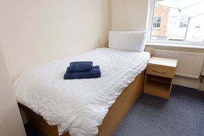 6 bedrooms, Internet, bed sheets - Restful Retreat in Cheltenham (Cheltenham)