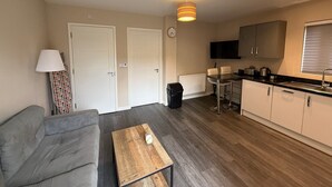TV - Contemporary 2-bedroom perfect for Families (London)