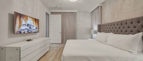 9 habitaciones, tabla de planchar con plancha, cuna de viaje y wifi