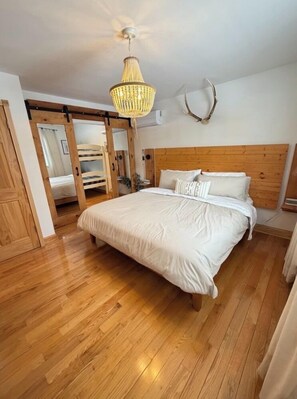 3 habitaciones, escritorio, tabla de planchar con plancha y wifi gratis 