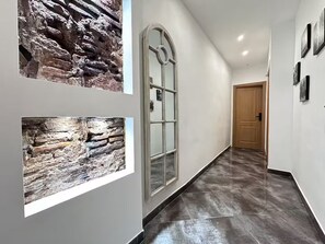 Interior - Modern Central Ramblas apt: 4 beds & premium baths (Barcelona)