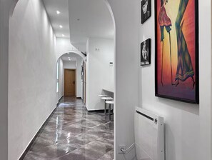 Interior - Modern Central Ramblas apt: 4 beds & premium baths (Barcelona)