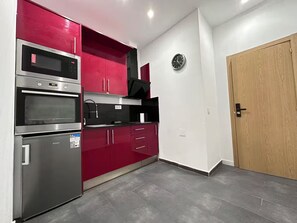Private kitchen - Modern apartment near Las Ramblas & La Boqueria (Barcelona)