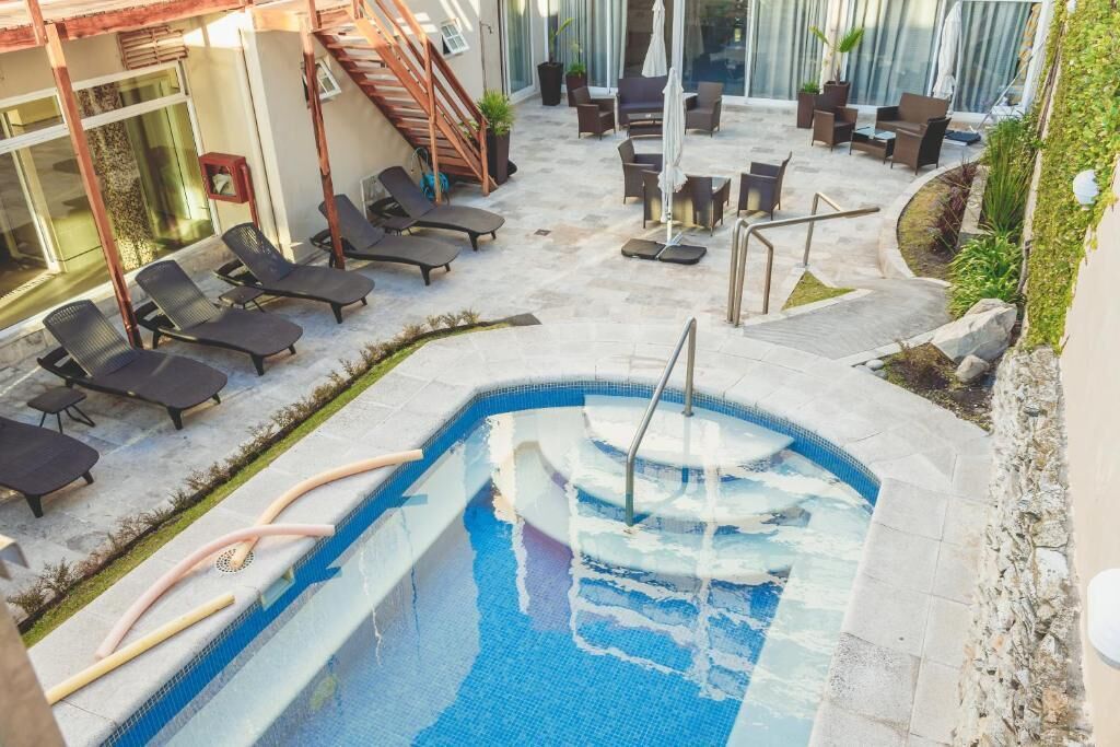 Seasonal outdoor pool, pool loungers