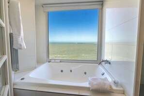 Suite, Non Smoking, Sea View | Bathroom - HOTEL LAS ROCAS (Mar del Plata)