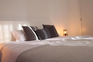 2 bedrooms, iron/ironing board, WiFi, bed sheets - Arco's Apartment 1 (Ginetes)