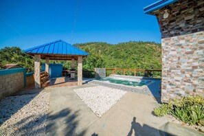 Terrace/patio - Villa Azul in Jarabacoa, a mountain refuge, next to the Yaque River. (Jarabacoa)