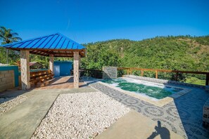 Terrace/patio - Villa Azul in Jarabacoa, a mountain refuge, next to the Yaque River. (Jarabacoa)