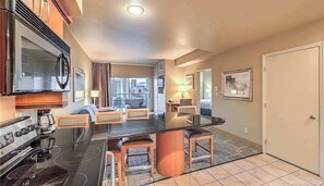Interior - Spacious Vegas Strip View Condo Balcony Full Kitchen (Las Vegas)