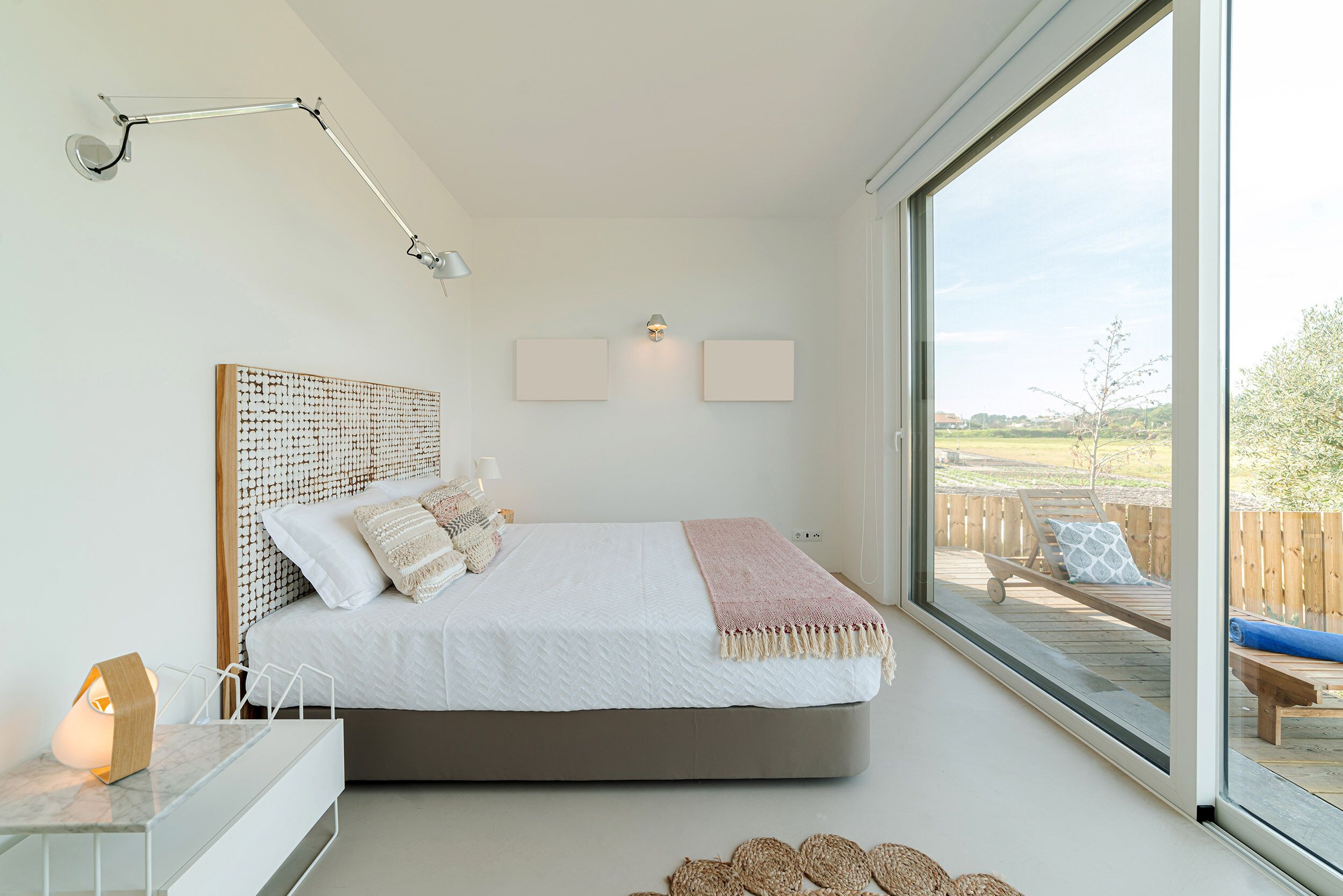 3 habitaciones y tabla de planchar con plancha 