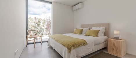 3 bedrooms, iron/ironing board