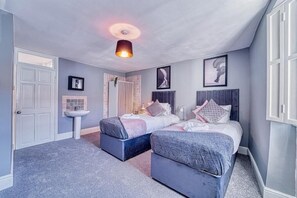 Unclassified image, 3 of 35, button