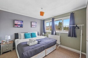4 bedrooms, Internet, bed sheets