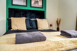 3 chambres, fer et planche à repasser, accès Internet, draps fournis