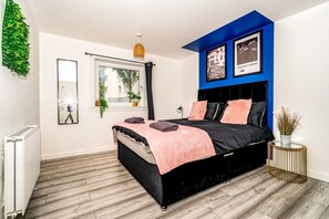 3 chambres, fer et planche à repasser, accès à Internet, literie fournie