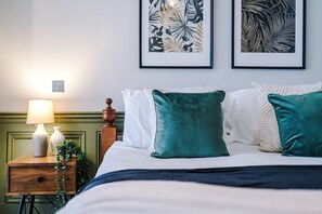 2 Schlafzimmer, Bügeleisen/Bügelbrett
