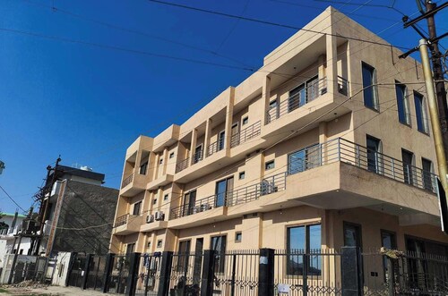 Collection O Agra Kalindi Vihar