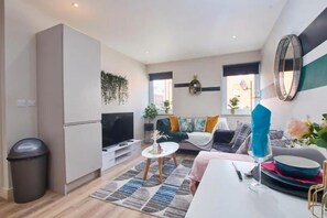 TV - Boutique 1 Bed in Leeds (Leeds)